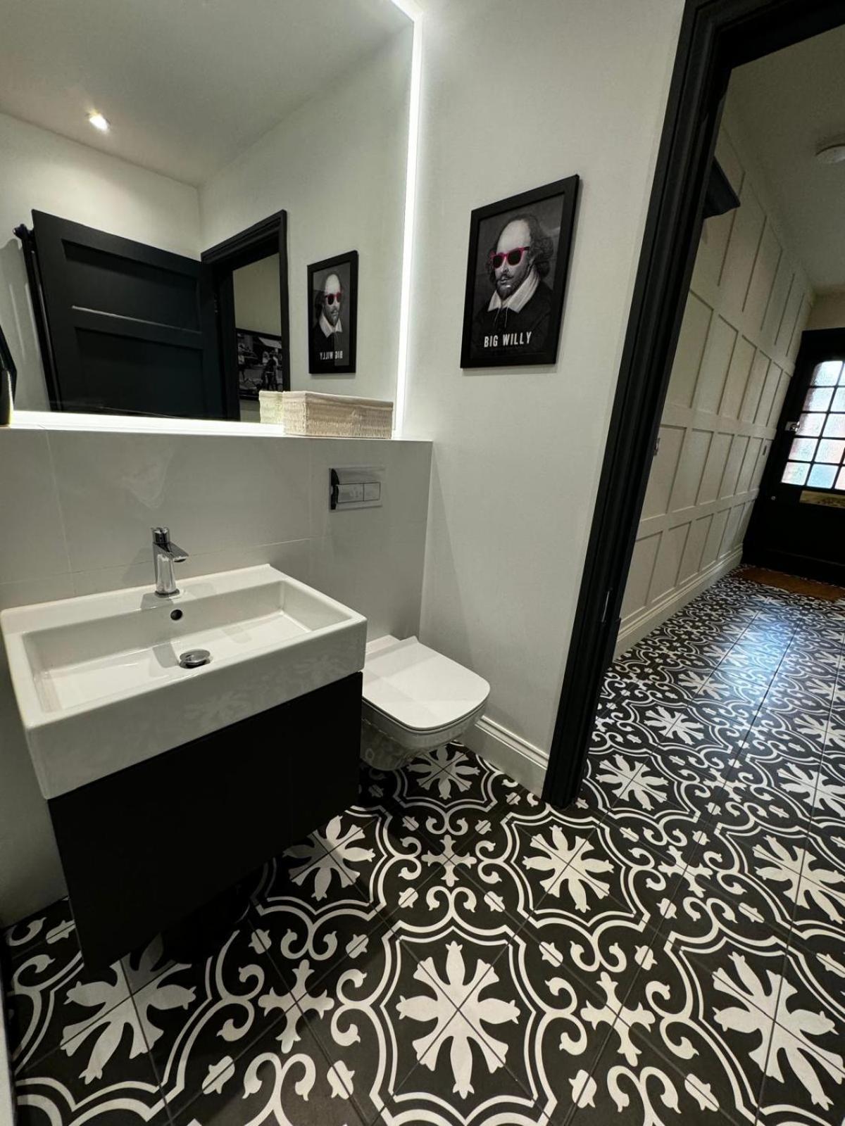 Macbeths Corner High End Luxury Apartment In Centre With Parking Stratford-upon-Avon Buitenkant foto