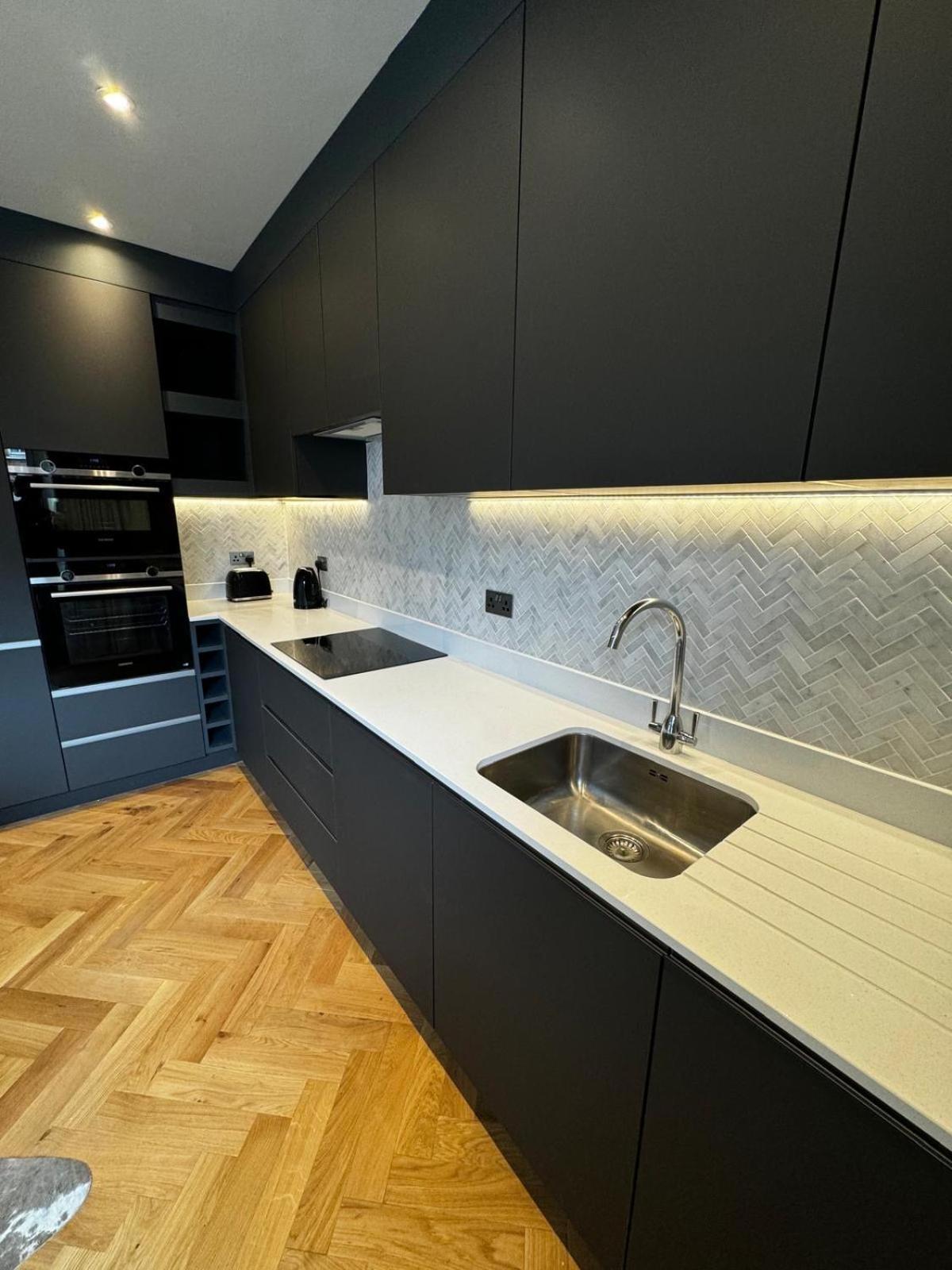 Macbeths Corner High End Luxury Apartment In Centre With Parking Stratford-upon-Avon Buitenkant foto