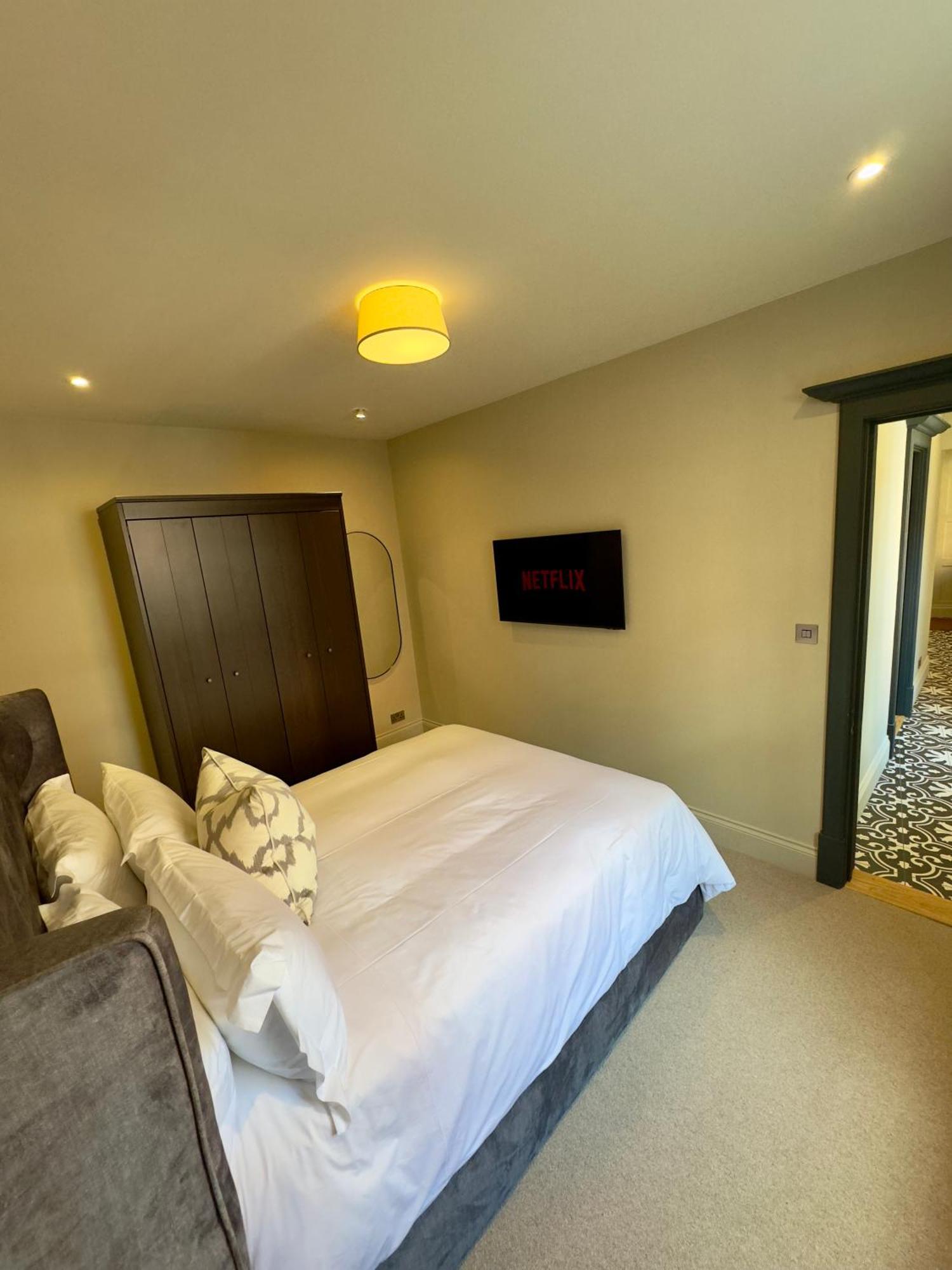 Macbeths Corner High End Luxury Apartment In Centre With Parking Stratford-upon-Avon Buitenkant foto