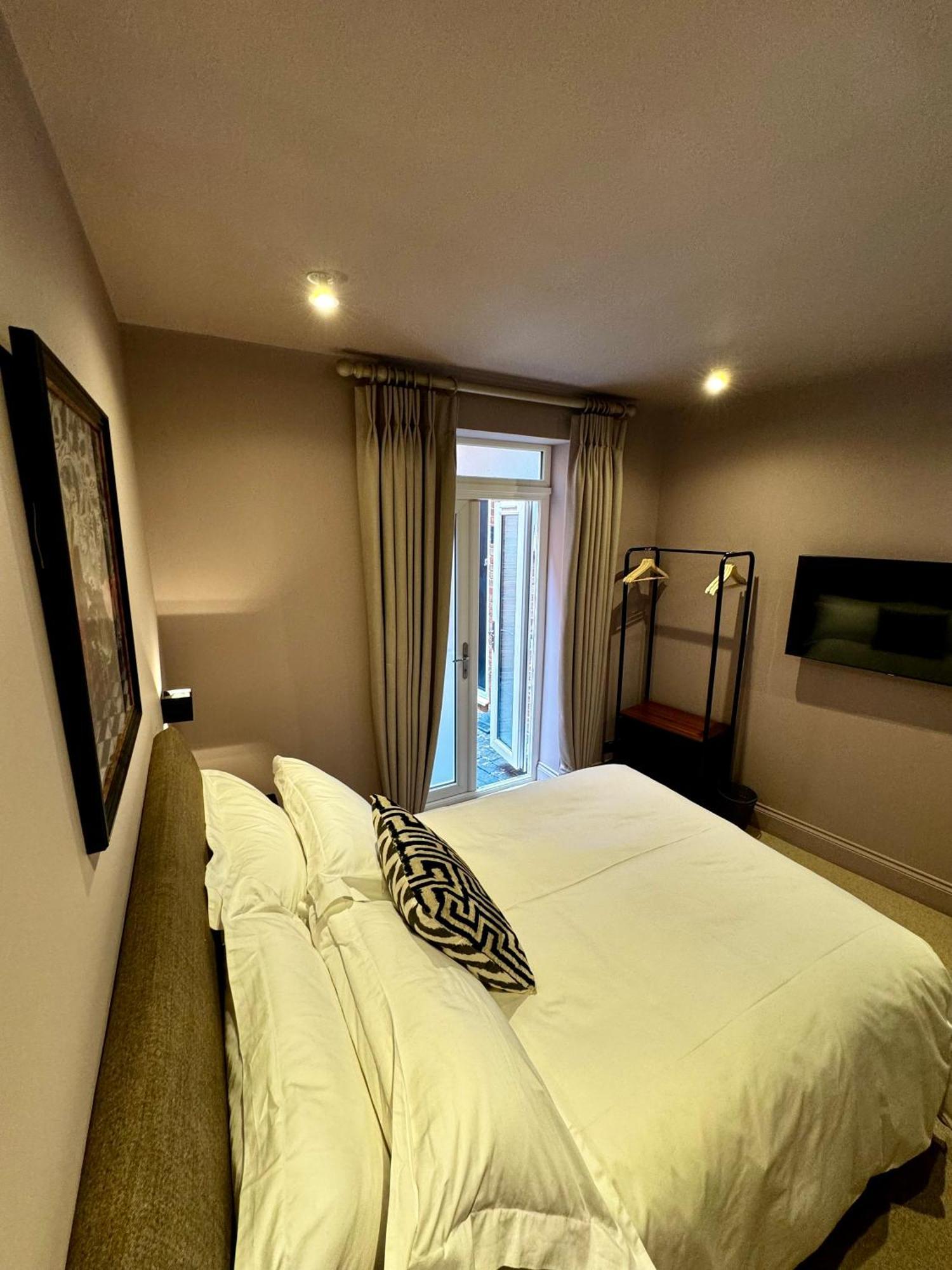 Macbeths Corner High End Luxury Apartment In Centre With Parking Stratford-upon-Avon Buitenkant foto