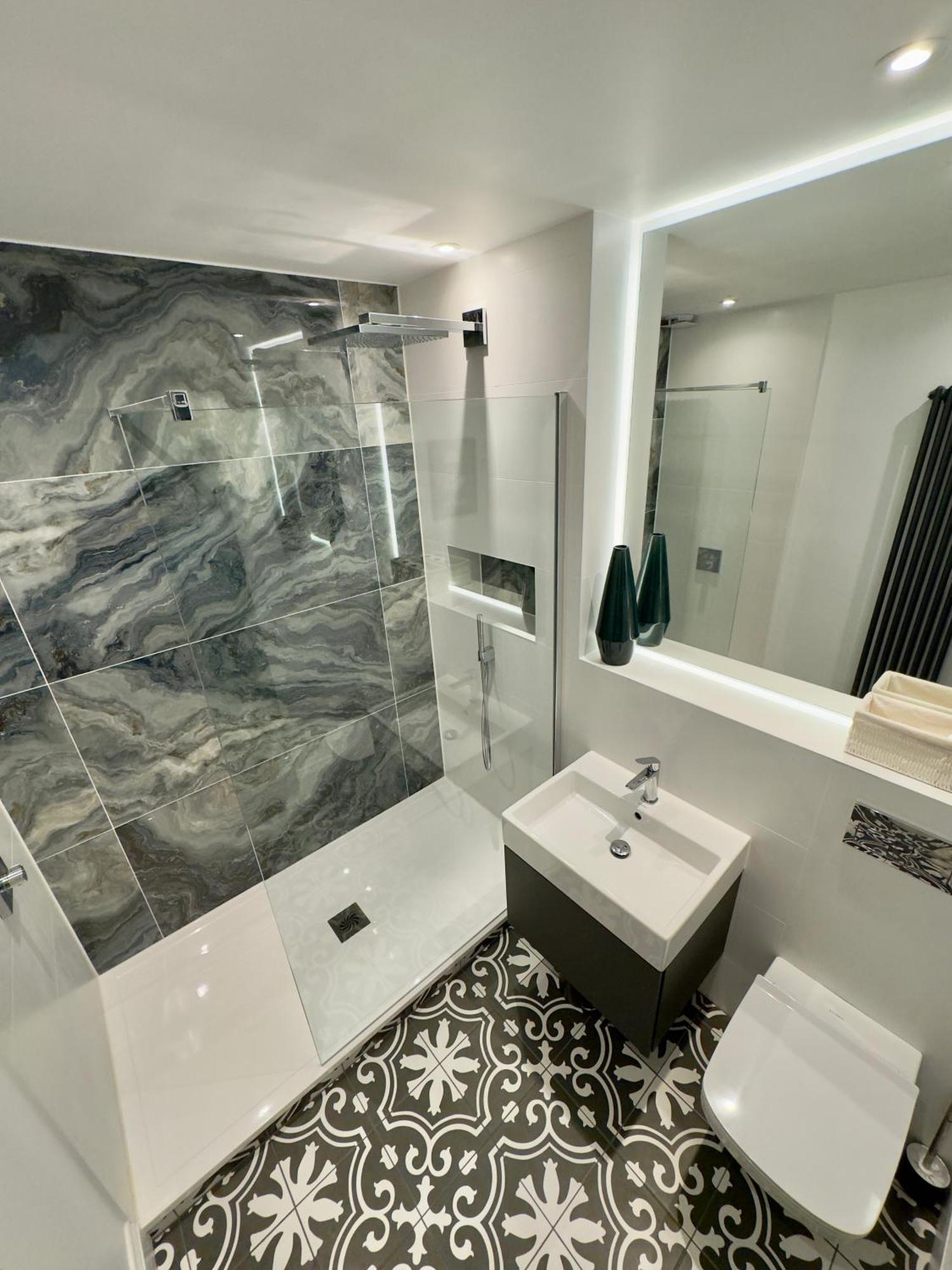 Macbeths Corner High End Luxury Apartment In Centre With Parking Stratford-upon-Avon Buitenkant foto